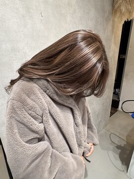 ハイライト　デザインカラー　ピンクベージュ　くすみブラウン