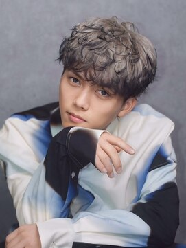 ノイル(Noil) 【KEISUKE∞ / メンズカット】エンドカラー無造作マッシュ