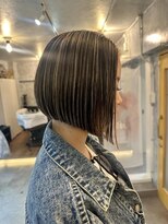 サーディースリーエーカーズヘアスタジオ(33Acers Hair Studio)&nbsp;前下りボブ×地毛ハイライト