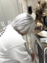 カラット 堺東(CARAT)&nbsp;ホワイトシルバーカラー/シルバーグレージュ/似合わせカット