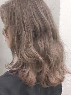 ブルーフェーセス 表参道(blue faces) 『bluefaces』 ヌーディーパールベージュ