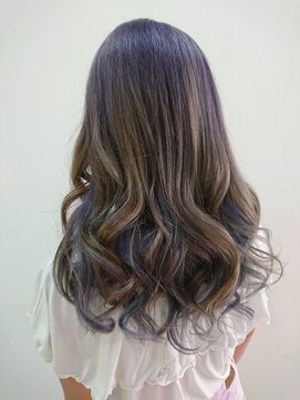 ラチャウ(La.Ciau) ブリーチ＆アディクシーグラデーションインナーカラー