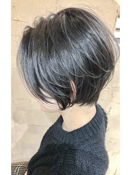 ジョリー アミ(jolie amie) 【ディープカラー×王道ショートボブ】