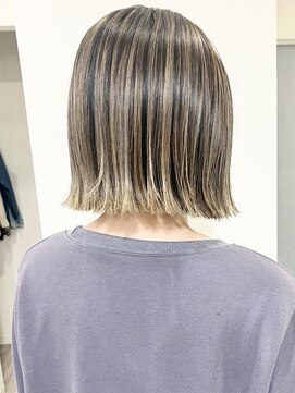 ミュール(mule) 切りっぱなしボブ/バレイヤージュカラー(ブリーチ1回～)