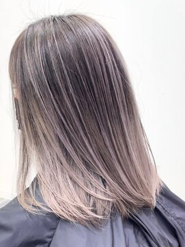 アフューズバイストゥー(Vfuse by StueW) ハイライトバレイヤージュ[倉敷][岡山]