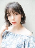 切りっぱなしボブ　ゆるふわ　グレージュ