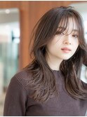 グレーベージュ/ロングレイヤー/前髪パーマ/20代30代/小顔/大人