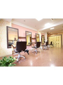 通いやすいアットホームな雰囲気が魅力のHONEY DEW★初めての方でもリラックスしたひと時を過ごせます♪