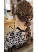 上品さと可愛さを編み込んで、特別な日に。