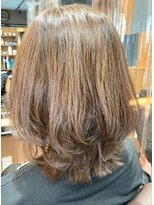 アニカ(anicca)&nbsp;ミディアムくびれレイヤー　40代/50代/60代