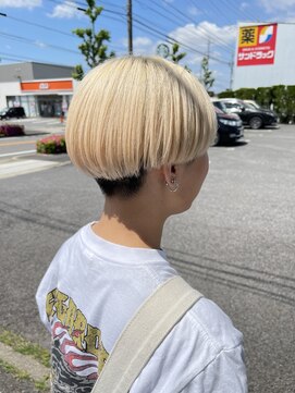 サロン 名和店(SALON) 抜きっぱなしブロンドメンズ刈り上げマッシュカット