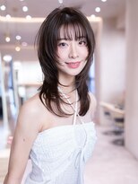 ケアリー プレナ海浜幕張(Carelly)&nbsp;デザインカラー/レイヤーカット/ウェットヘア/オリーブベージュ