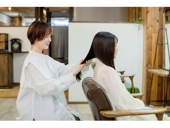 フルール(Fleur)の写真/【完全予約制】落ち着いた静かな店内が魅力◎[町田/トリートメント/縮毛矯正/白髪染め/髪質改善]