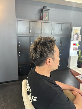 アイズ 海老名(AIZU) メンズハイライト メッシュ ツイストスパイラルパーマ