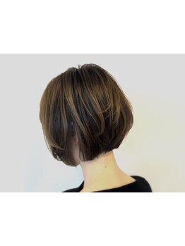 骨格・毛流れを見極め、クセを活かした似合わせスタイルに！毎朝のスタイリングの悩みも解決◎