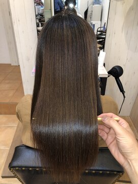 アコンプリッシュ 代官山 恵比寿(accomplish) プラチナミネコラ