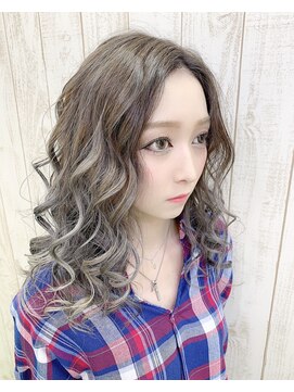 エスブランドワールドワイド(S BRAND world wide) コントラスト低めホワイトグレージュグラデーション