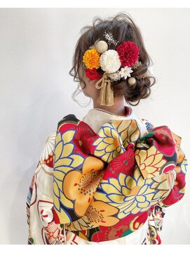 ニド(2do) 成人式ゆるふわアレンジ