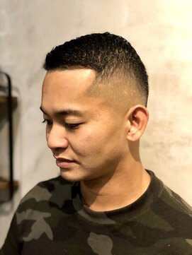 バーバー ヤマミチ(BARBER YAMAMICHI) ＜理容室＞0ミリ　スキンフェード