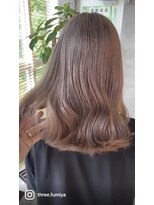 スリー(three)&nbsp;まろやかベージュ