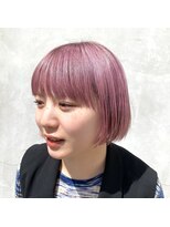 エン(YENN)&nbsp;ショートボブ　ペールピンク　ハイトーンカラー