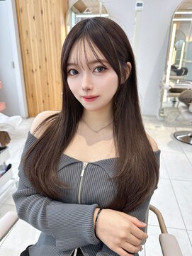 アフロートリノ(AFLOAT Leino) ナチュラルストレート　シースルーバング　顔まわり　似合わせ