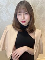 内巻きミディアムスタイル