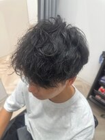 メンズ韓国マッシュセンターパートニュアンスパーマ