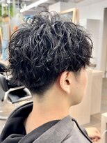 サロンドジョー(salon de joe)&nbsp;ツイストスパイラルパーマメンズマッシュ波巻きパーマ　奥東巧真
