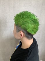 トリコ(ToricO) ライムカラー×刈り上げショート ブリーチデザインカラー