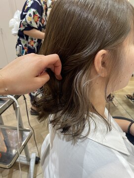 アーチバイケンジ(arch by kenje) 《イヤリングカラー》オリーブ×ホワイトベージュ