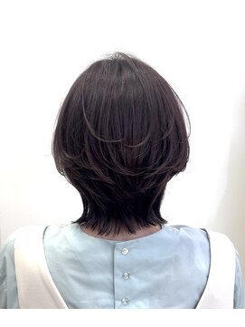 アーク(aRk) 外ハネくびれショート