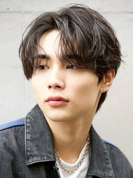 ルーシー 名古屋栄(LUCEY) センターパートニュアンスパーマフェザーパーマ波巻きパーマ