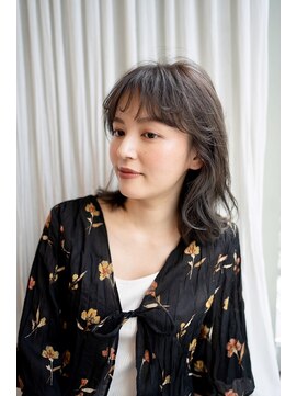 マグノリア オモテサンドウ(MAGNOLiA Omotesando) 毛先パーマで作るフェザーバングくびれミディ・・・HINATA