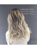 バトー(bAteAu)&nbsp;ミルクティー、グラデーション、ハイライト、エクステ、インナー