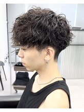 圧倒的カッコよさ《縦落ちツイストスパイラルパーマ》