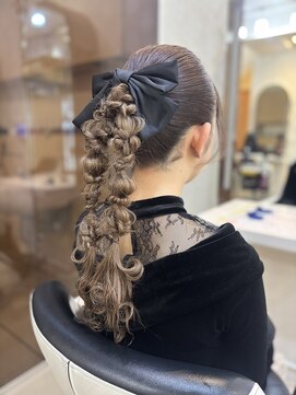 フレア(FLAiR) 20代30代結婚式お呼ばれヘアセットポニーツインスタイル