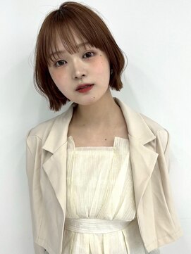 ピンクブラウン ショート くびれヘア 外ハネボブ 切りっぱなし
