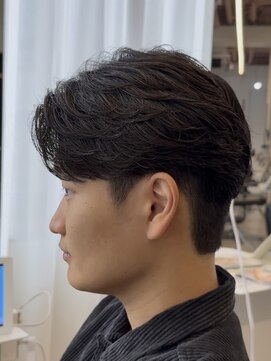 アコロン(acoron.) センターパート/ニュアンスパーマ/毛流れ/池袋メンズカット