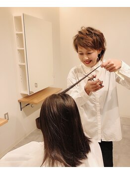 ジェミニ(JEMINI)の写真/【和歌山駅近く・駐車場完備】ビーワン水・天然水を使用した極上サロンでナチュラルな健康美髪に。