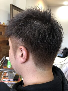 フリー(Free) 短髪ツーブロック束感モテる刈上げショート