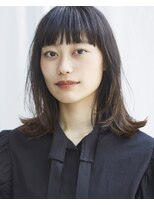 エン(YENN)&nbsp;やわらかいカットラインのミディアムボブ