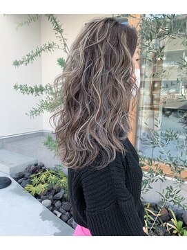 ソル(SOL) ケアブリーチハイライト＋透明感カラー