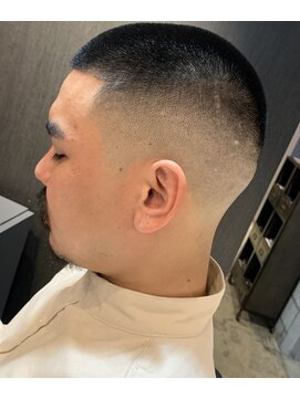 フランクスバーバーザスタンド(Frank’s barber the stand) ボウズスキンフェード　バズ　バーバースタイル