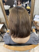 アンフィユヌキャトル(AnFye une Qatll)&nbsp;ブリーチ毛の方を高難易度ジュエリーシステム縮毛矯正で艶髪