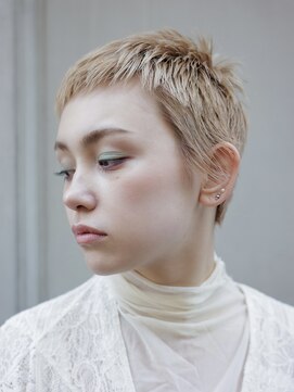 ピークアブー 銀座並木通り(PEEK-A-BOO) ベリーショート ブリーチ バズカット