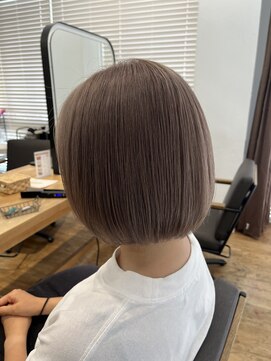 ヘアスペース リズム グリーン(Hair space Rizm green) ショートボブ×ベージュ