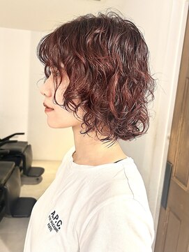 ナループロアツム(Nalu pu loa Tsum) ショートボブパーマ/ボルドーカラー/外国人風ヘア