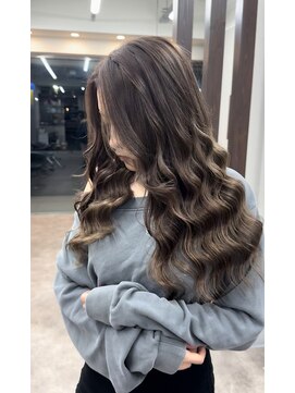 エミーバイモアムー(Emmie byMoremuu) 【RYUKI】グレージュカラー