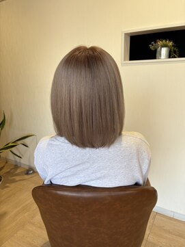 ラトット(Latot) ベージュ/ボブ/ミルクティー/ブリーチ/ハイトーン